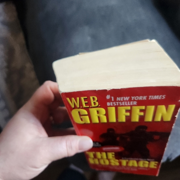 📚The Hostage By: W.E.B. Griffin - Picture 5 of 5